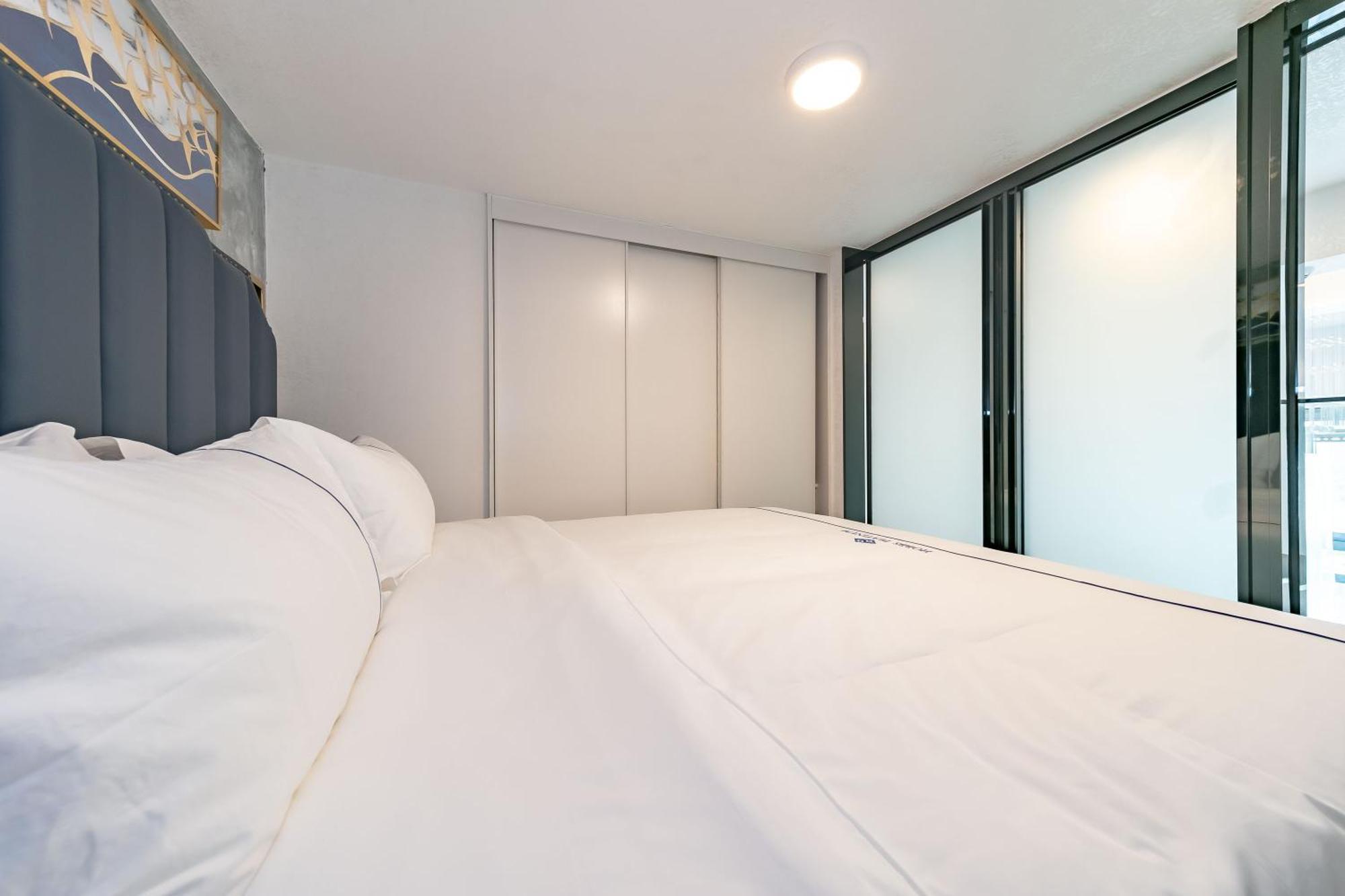 Boruisi Plaza Residence Apartment - Shenzhen Futian Convention & Exhibition Center Exteriör bild